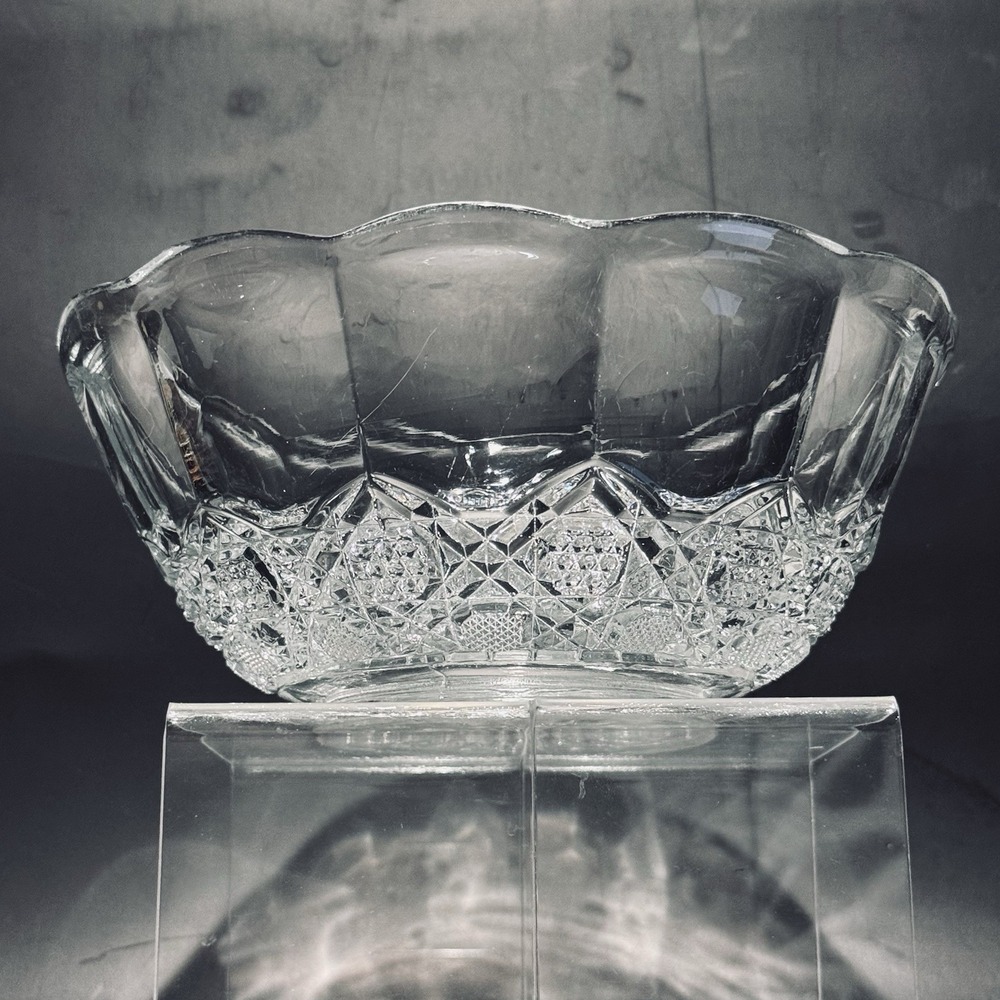 Vintage McKee Clear Scalloped 8" Glass Serving Bowl‎ Plutec Pattern
